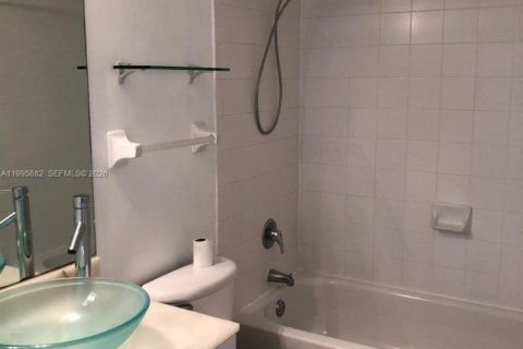 Купить кондоминиум в Майами-Бич, Флорида 2 спальни, 91.97м2, № 2058199 - фото 8