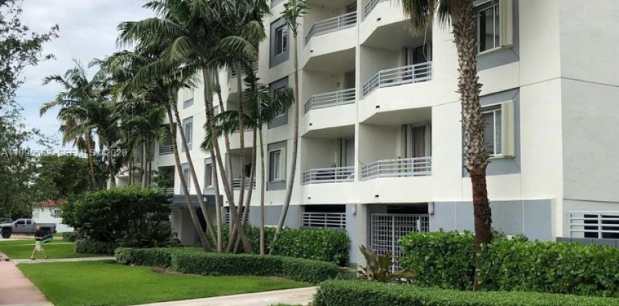 Кондоминиум с 2 спальнями в Майами-Бич, Флорида № 2058199