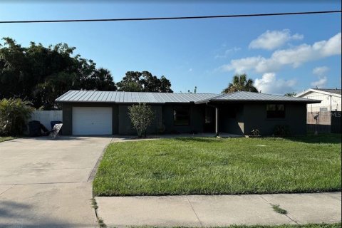 Снять в аренду виллу или дом в Сарасота, Флорида 3 комнаты, 93.83м2, № 1866473 - фото 1