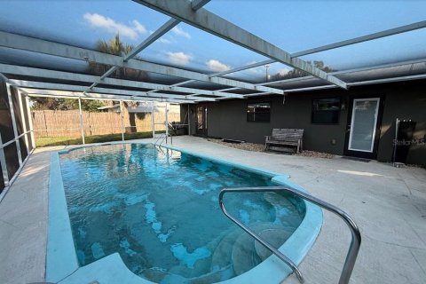 Снять в аренду виллу или дом в Сарасота, Флорида 3 комнаты, 93.83м2, № 1866473 - фото 2