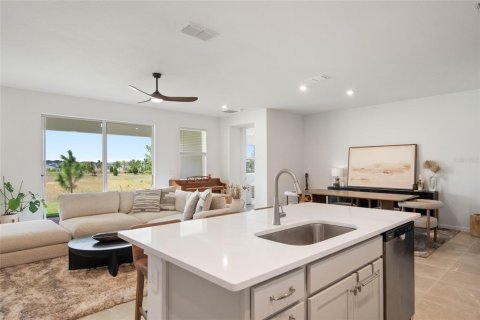 House in Clermont, Florida 4 bedrooms, 186.64 sq.m. № 2321065 - photo 24