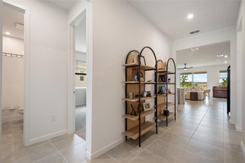 House in Clermont, Florida 4 bedrooms, 186.64 sq.m. № 2321065 - photo 6