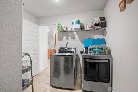 House in Davenport, Florida 4 bedrooms, 207.82 sq.m. № 1837702 - photo 7