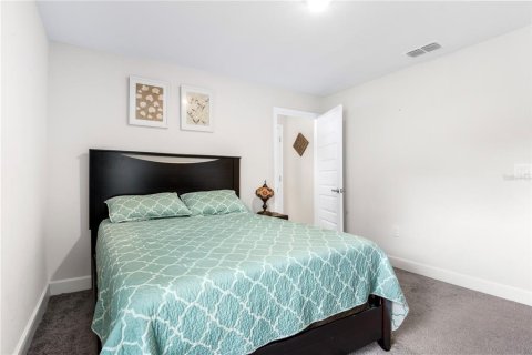 House in Davenport, Florida 4 bedrooms, 207.82 sq.m. № 1837702 - photo 18