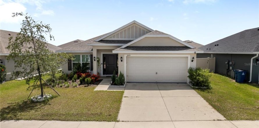 House in Davenport, Florida 4 bedrooms, 207.82 sq.m. № 1837702
