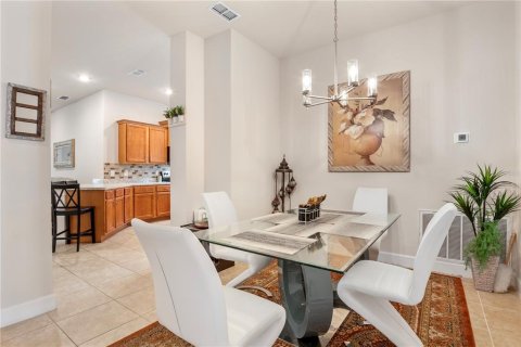 House in Davenport, Florida 4 bedrooms, 207.82 sq.m. № 1837702 - photo 3