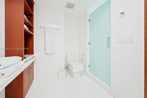 Condominio en alquiler en Sunny Isles Beach, Florida, 3 dormitorios, 280.19 m2 № 2086173 - foto 21