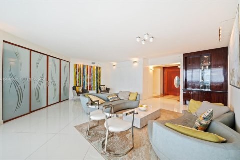 Condominio en alquiler en Sunny Isles Beach, Florida, 3 dormitorios, 280.19 m2 № 2086173 - foto 10