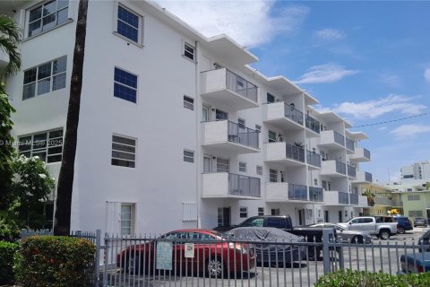 Copropriété à vendre à Miami Beach, Floride: 1 chambre, 54.81 m2 № 1857365 - photo 2