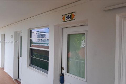 Copropriété à vendre à Miami Beach, Floride: 1 chambre, 54.81 m2 № 1857365 - photo 14