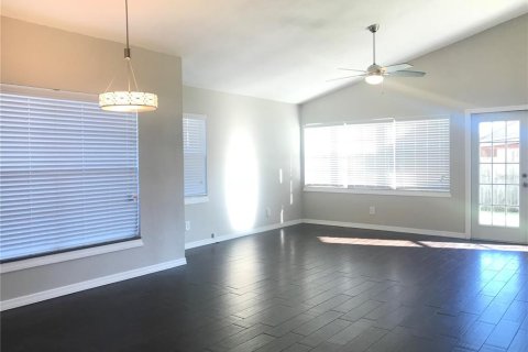 Casa en venta en Orlando, Florida, 3 dormitorios, 136.66 m2 № 1772199 - foto 4