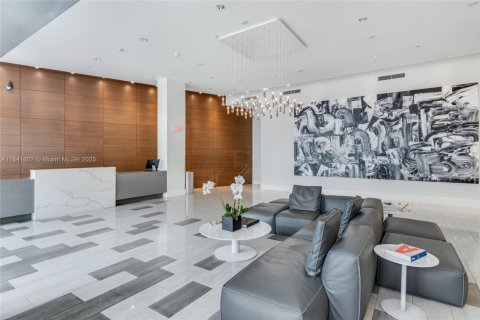 Copropriété à vendre à Miami Beach, Floride: 2 chambres, 194.17 m2 № 1836679 - photo 14
