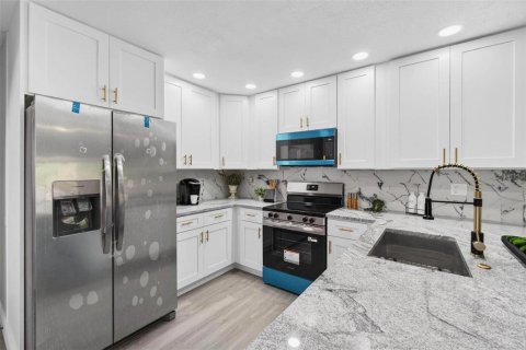 Villa ou maison à vendre à Riverview, Floride: 3 chambres, 117.34 m2 № 2102427 - photo 2