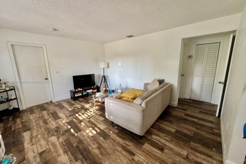 Propiedad comercial en venta en Miami, Florida, 163.79 m2 № 1860701 - foto 30