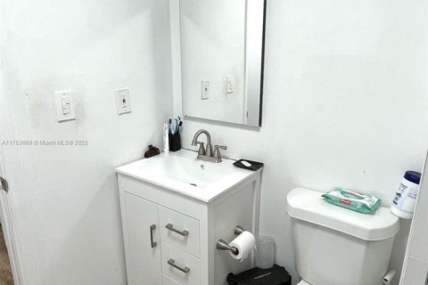 Propiedad comercial en venta en Miami, Florida, 163.79 m2 № 1860701 - foto 19