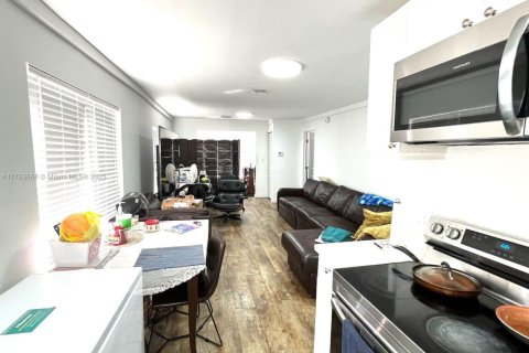 Propiedad comercial en venta en Miami, Florida, 163.79 m2 № 1860701 - foto 13