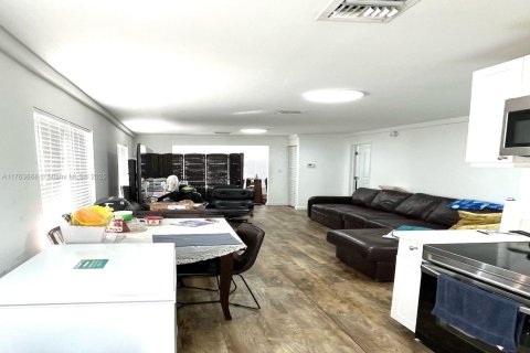 Propiedad comercial en venta en Miami, Florida, 163.79 m2 № 1860701 - foto 15