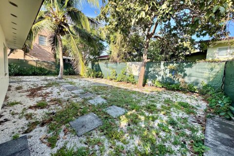 Propiedad comercial en venta en Miami, Florida, 163.79 m2 № 1860701 - foto 24