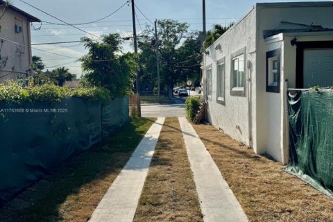 Propiedad comercial en venta en Miami, Florida, 163.79 m2 № 1860701 - foto 27