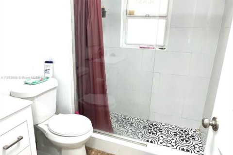Propiedad comercial en venta en Miami, Florida, 163.79 m2 № 1860701 - foto 18