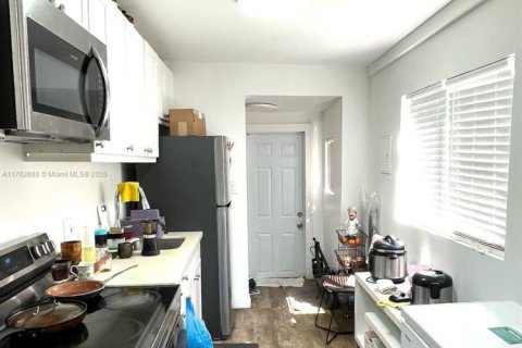Propiedad comercial en venta en Miami, Florida, 163.79 m2 № 1860701 - foto 14