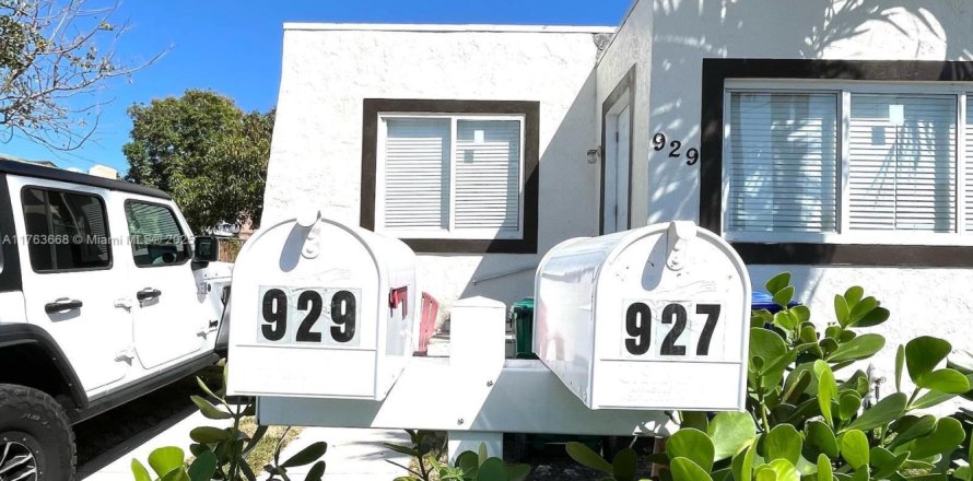 Propiedad comercial en Miami, Florida 163.79 m2 № 1860701