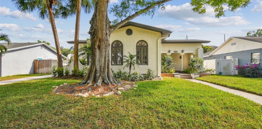 Casa en Tampa, Florida 3 dormitorios, 154.31 m2 № 2145625