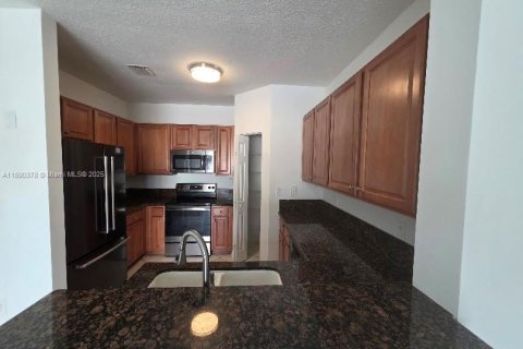 Villa ou maison à louer à Doral, Floride: 3 chambres, 214.79 m2 № 1952437 - photo 7