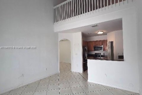 Villa ou maison à louer à Doral, Floride: 3 chambres, 214.79 m2 № 1952437 - photo 6