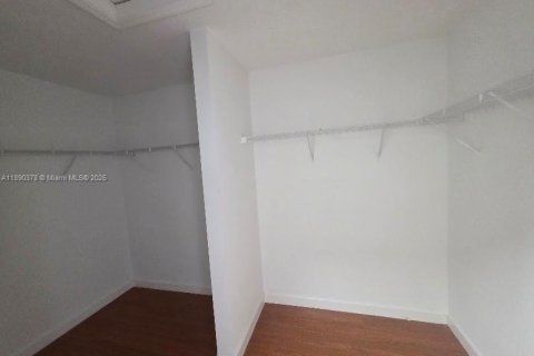 Villa ou maison à louer à Doral, Floride: 3 chambres, 214.79 m2 № 1952437 - photo 16