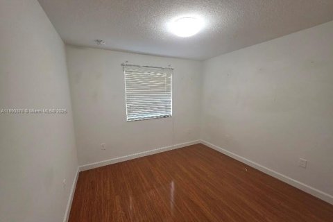 Villa ou maison à louer à Doral, Floride: 3 chambres, 214.79 m2 № 1952437 - photo 17