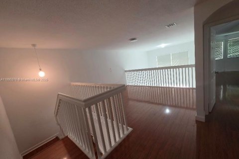 Villa ou maison à louer à Doral, Floride: 3 chambres, 214.79 m2 № 1952437 - photo 11