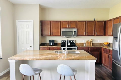 House in Kissimmee, Florida 4 bedrooms, 227.05 sq.m. № 2227890 - photo 4
