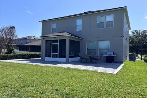 House in Kissimmee, Florida 4 bedrooms, 227.05 sq.m. № 2227890 - photo 2