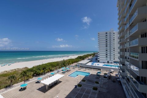 Condominio en venta en Miami Beach, Florida, 2 dormitorios, 95.78 m2 № 1875165 - foto 3