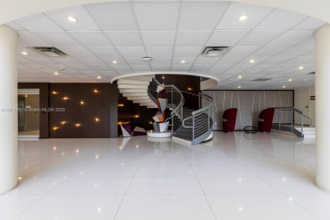 Condominio en venta en Miami Beach, Florida, 2 dormitorios, 95.78 m2 № 1875165 - foto 22