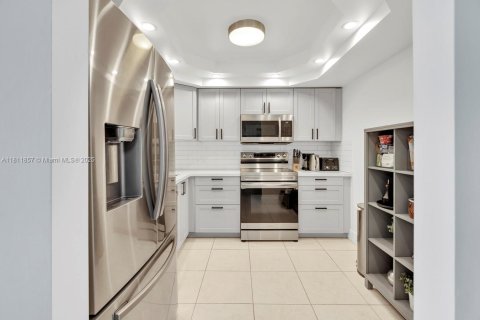 Condominio en venta en Miami Beach, Florida, 2 dormitorios, 95.78 m2 № 1875165 - foto 9