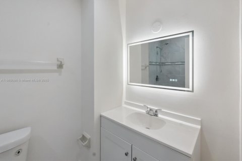 Condominio en venta en Miami, Florida, 2 dormitorios, 127.74 m2 № 2012692 - foto 13