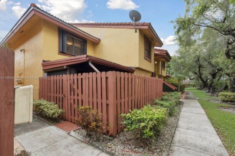 Condominio en venta en Miami, Florida, 2 dormitorios, 127.74 m2 № 2012692 - foto 3