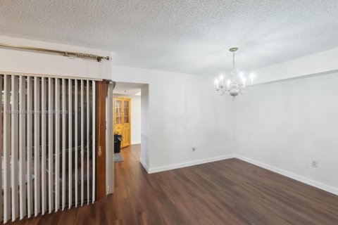 Condominio en venta en Miami, Florida, 2 dormitorios, 127.74 m2 № 2012692 - foto 9