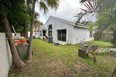 House in Boca Raton, Florida 3 bedrooms, 166.76 sq.m. № 1766885 - photo 1