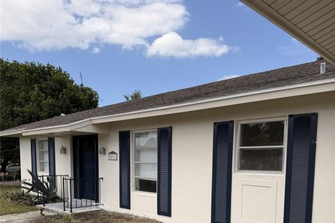 Villa ou maison à louer à Deltona, Floride: 3 chambres, 126.25 m2 № 2167751 - photo 2