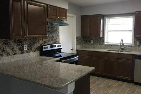 Villa ou maison à louer à Deltona, Floride: 3 chambres, 126.25 m2 № 2167751 - photo 5