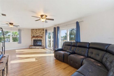 Villa ou maison à vendre à Punta Gorda, Floride: 2 chambres, 164.25 m2 № 2167547 - photo 3