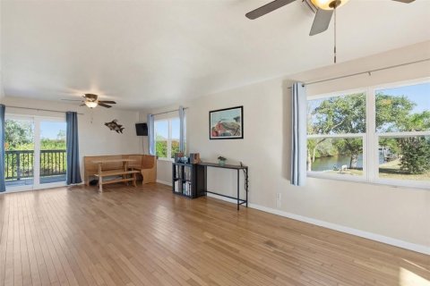 Villa ou maison à vendre à Punta Gorda, Floride: 2 chambres, 164.25 m2 № 2167547 - photo 10