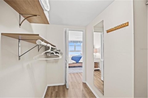 Condo in Sarasota, Florida, 2 bedrooms  № 1687977 - photo 2