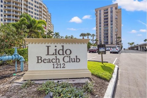 Condo in Sarasota, Florida, 2 bedrooms  № 1687977 - photo 1