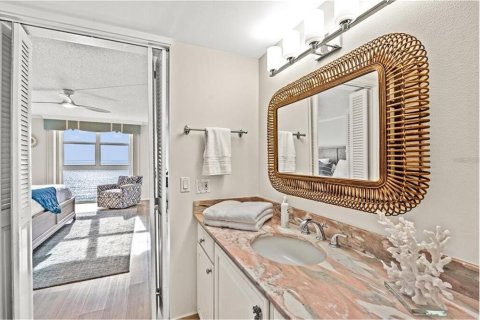 Condo in Sarasota, Florida, 2 bedrooms  № 1687977 - photo 4