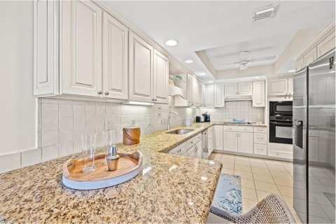 Condo in Sarasota, Florida, 2 bedrooms  № 1687977 - photo 14