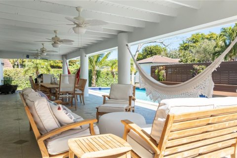 Villa ou maison à louer à Pinecrest, Floride: 5 chambres, 339.84 m2 № 2300019 - photo 20